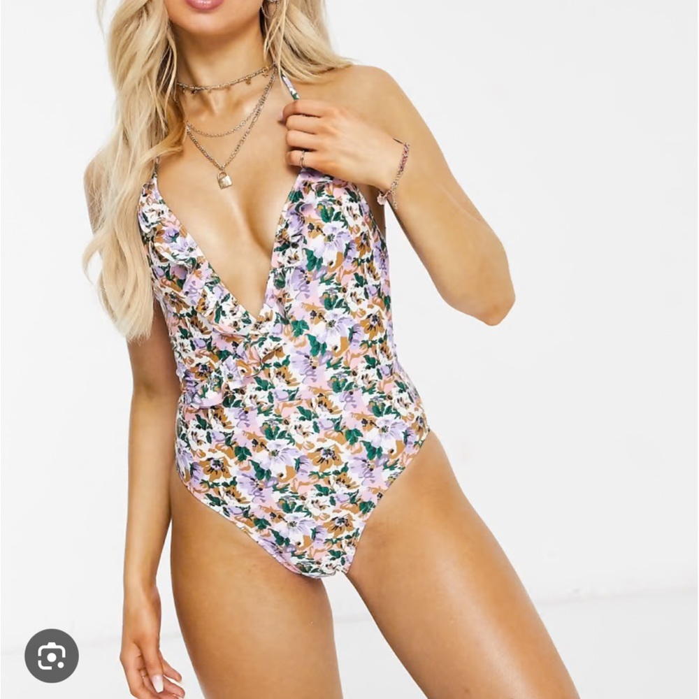 NWT MISSGUIDED Floral Frill One piece Halter bathing suit sz 6